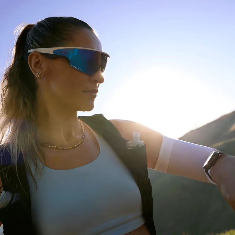 Oakley Meta Vanguard in White Frame with Prizm Saphire Lens-7