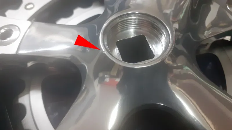 Shimano XTR M900 Triple 170mm Chainset in Silver NOS Very Rare-4