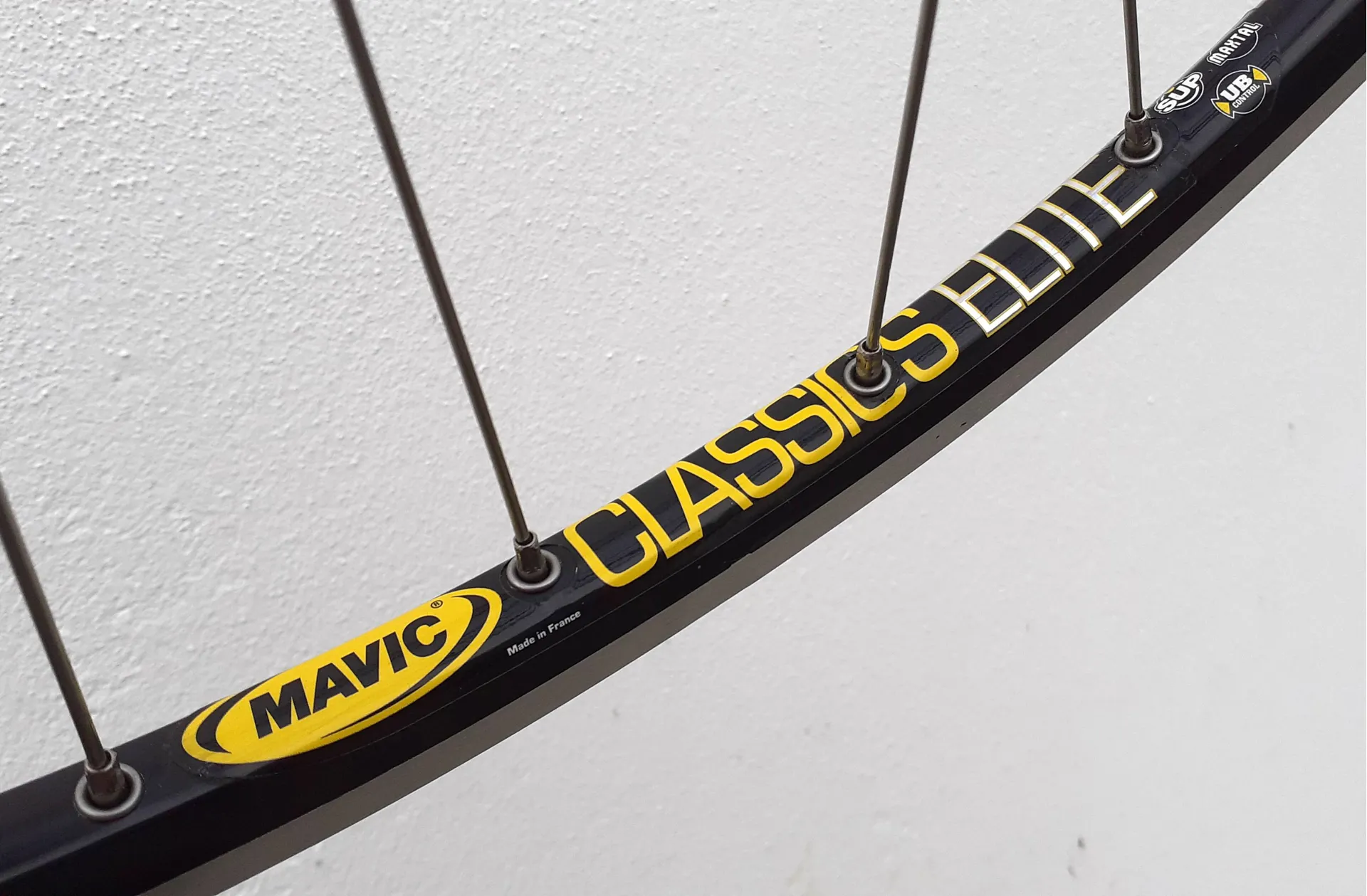 Mavic Classic Elite 700c Front Wheel in Black NOS