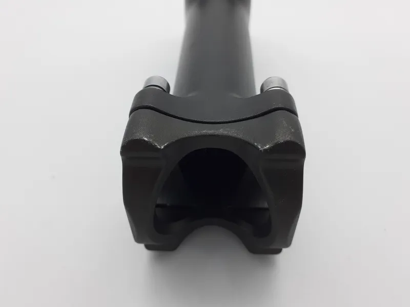 Oval R300 Alloy Stem 110mm 6Deg with 31.8 mm Clamp in Black Shop Soiled-1