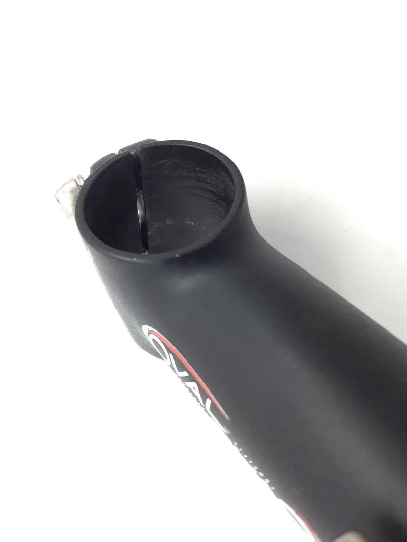 Oval R700 Alloy Stem 90mm 6Deg with 26mm Clamp in Black Shop Soiled	-3