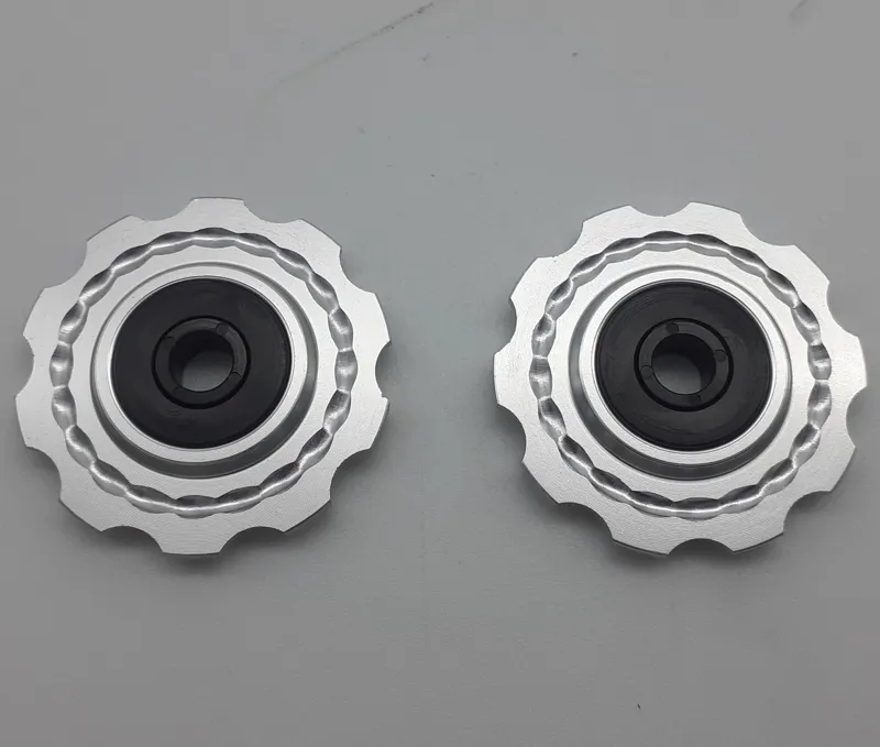 I.D. Retro Aluminium 10 Tooth Jockey Wheels in Silver-2