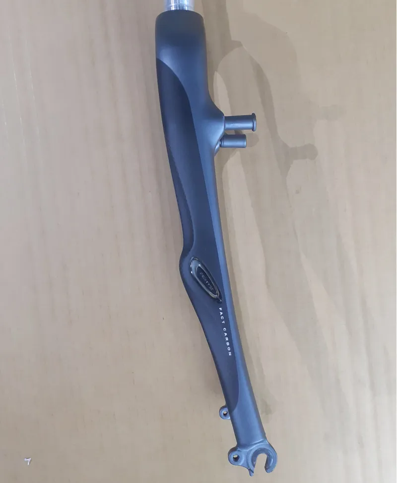 2011 Specialized Sirrus Elite Carbon Cantilever Boss Fork with Zerts in Charcoal Grey-1