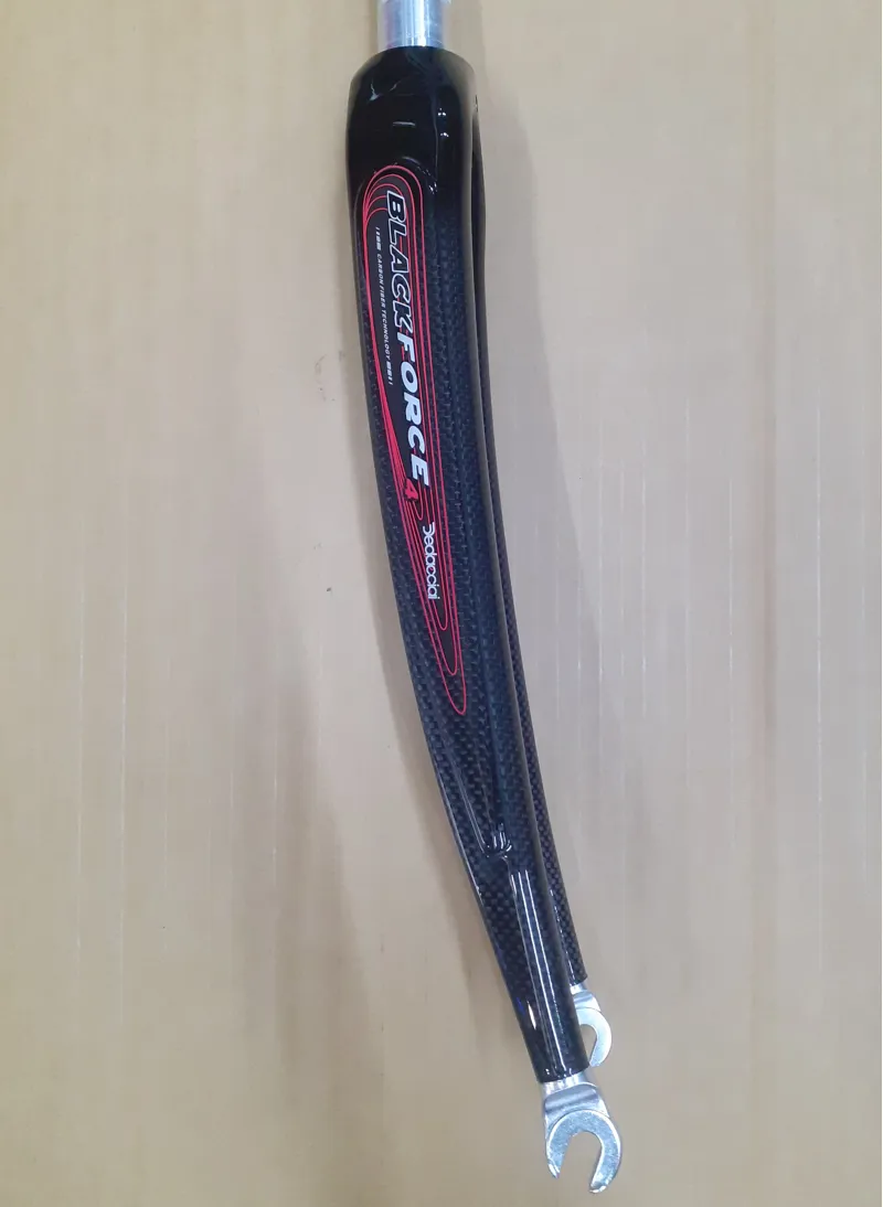Dedacciai Black Force 4 Carbon Blade 1 1/8 Inch Threadless Forks in Gloss Carbon Weave-1
