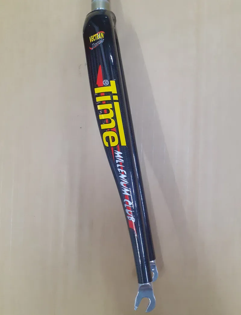 Time Millennium Club Carbon 1 Inch Threadless Forks in Gloss Carbon Weave-1