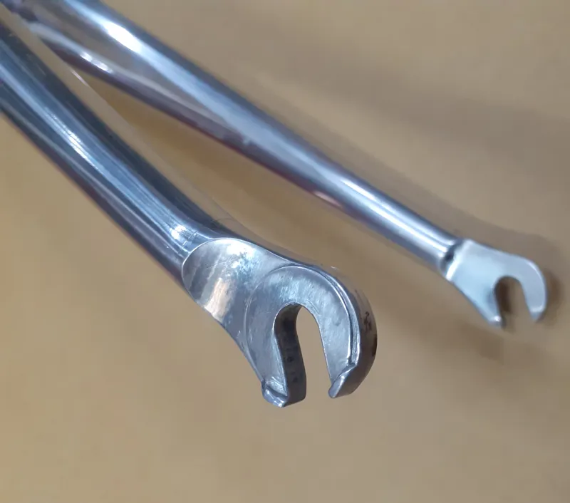 Aprebic Aluminium Straight Blade 1 Inch Threadedless Steerer 700c Road Fork in Polished Aluminium-5