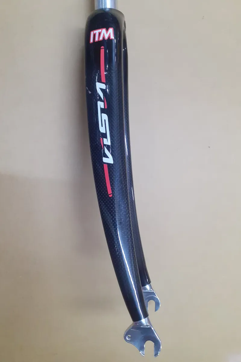 ITM Visia Carbon 1 1/8 Inch Threadless Road Forks in Gloss Carbon Weave Shop Soiled-4