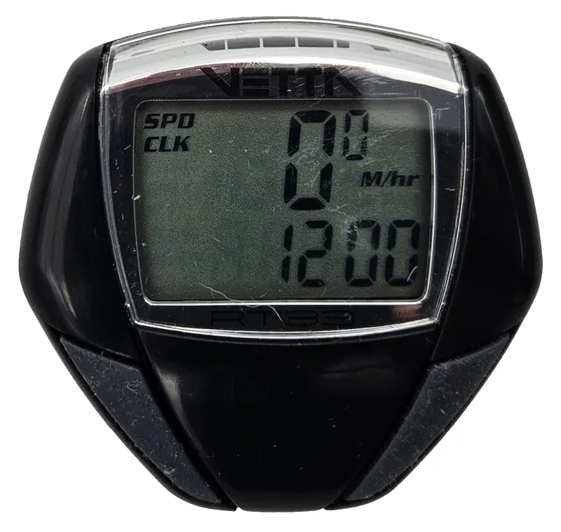 Vetta RT33 Wired Cycle Computer in Black