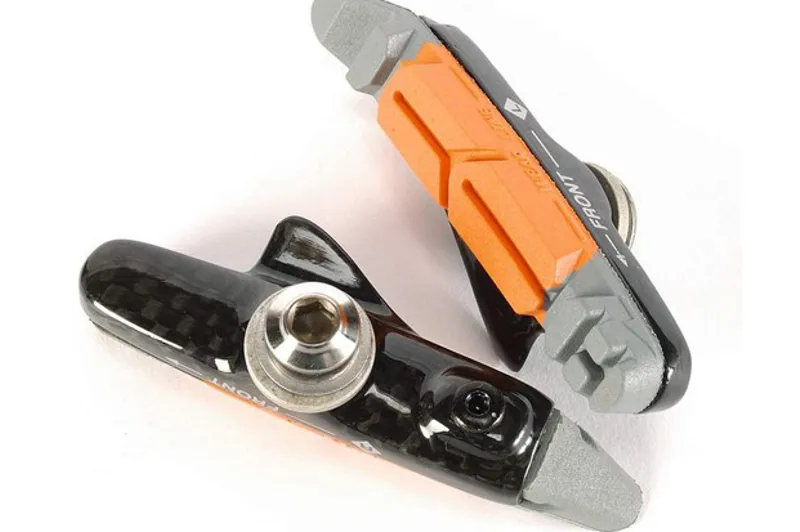 Ashima 3K Carbon Fibre Brake Shoe with Pads for Carbon Rims in Black Carbon