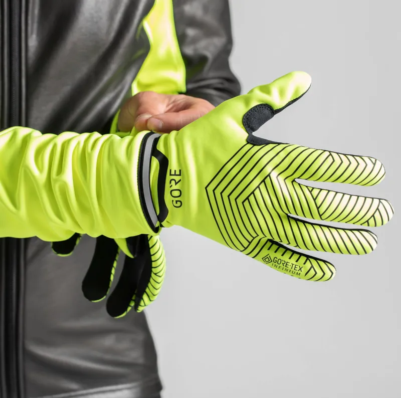 GoreWear C3 Windstopper Stretch Mid Gloves in Neon Yellow/Black-2