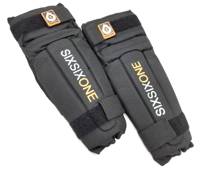 SixSixOne 2x4 Elbow Guards in Black size Medium