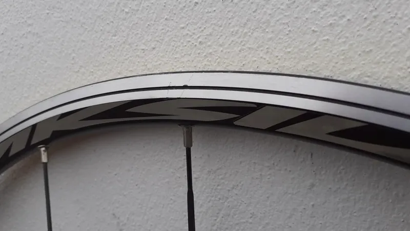 Mavic Aksium Race 2007 rim Brake Front 700c Wheel in Black Shop Soiled-2