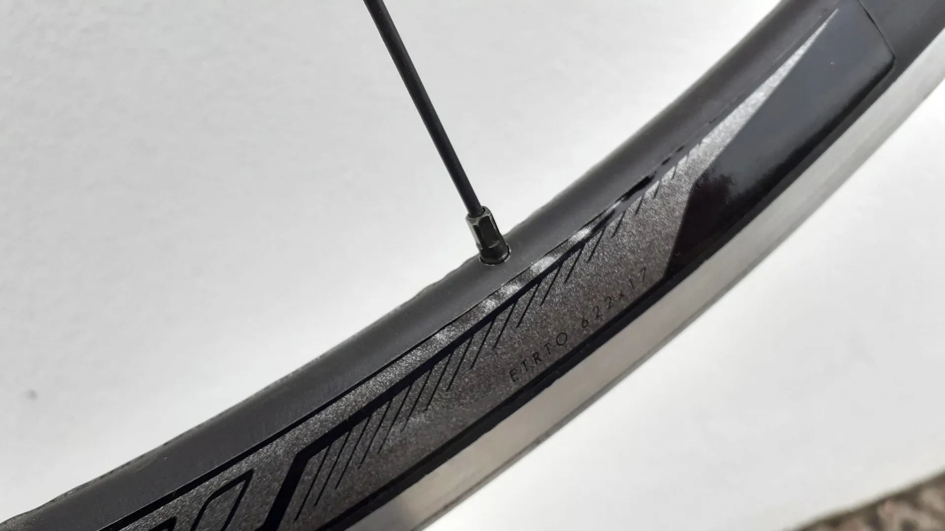 700c Front Wheel with AXIS 2.0 Rim on Axis Q/R Hub Shop Soiled