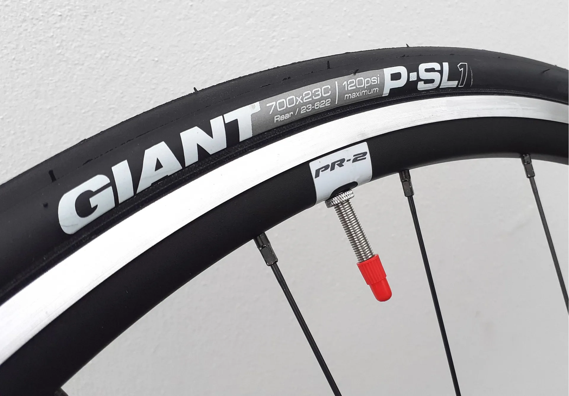 Giant PR-2 Wheel Set for Rim Brakes with Tyres from a New 2016 Giant TCR