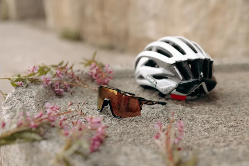 100Percent Speedcraft in Sagan Black with Gold Lens-1