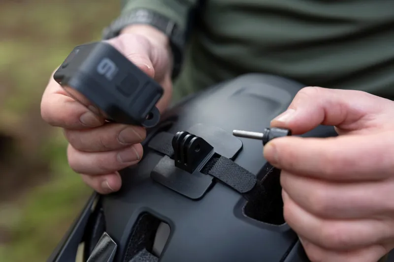 Lazer Jackal KinetiCore Helmet in Matt White/Black-9